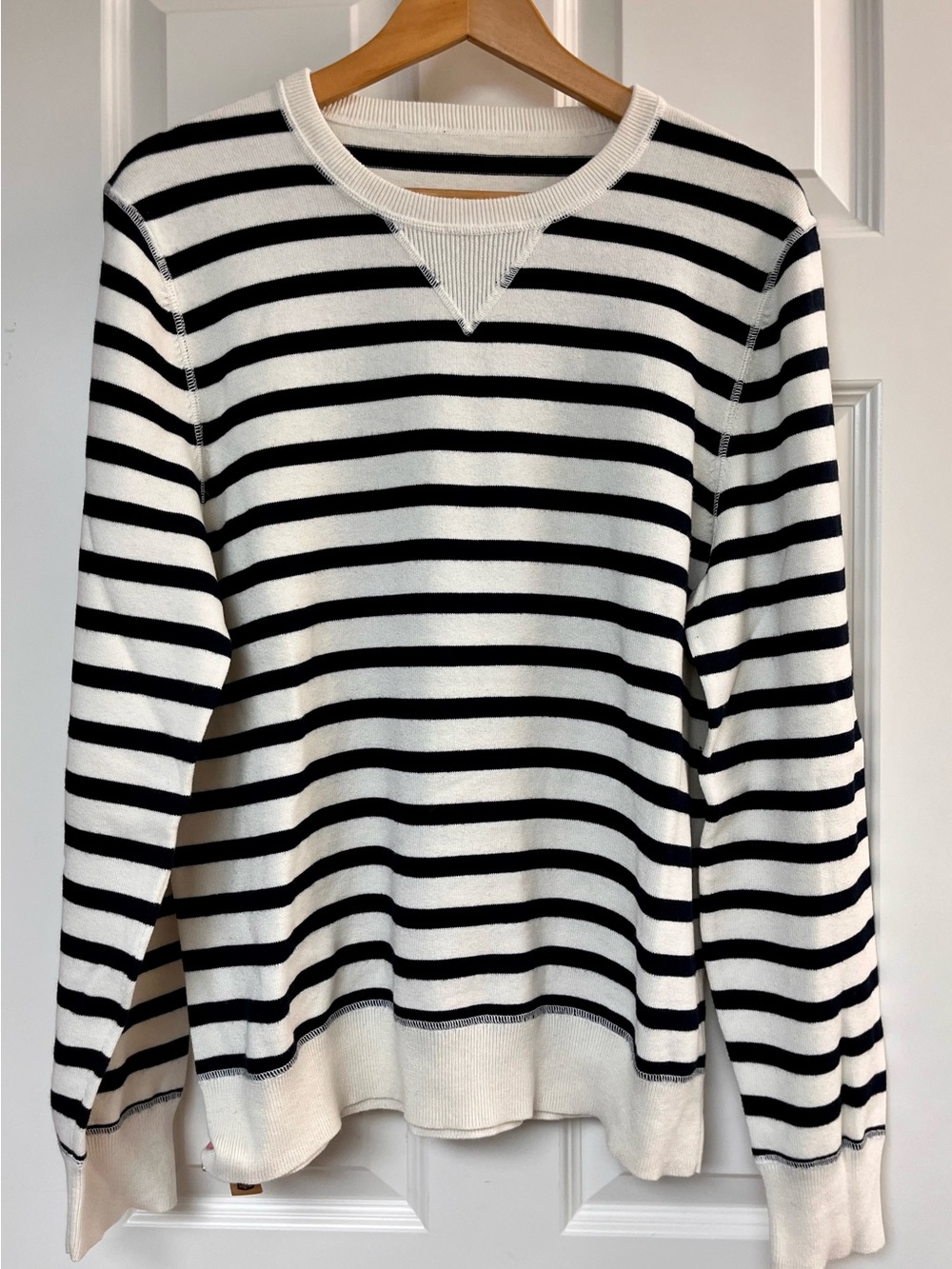 Eleventy Black and White Striped Crewneck Pullover